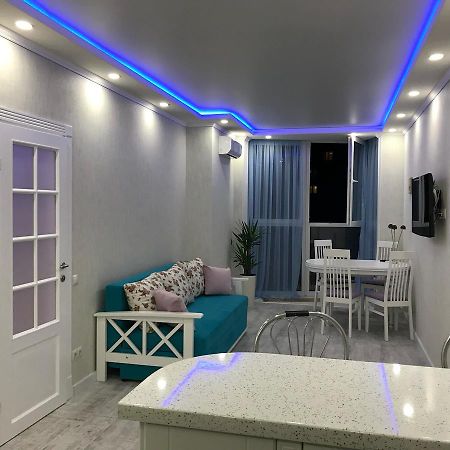 Luxe Apartment On Drahomanova Киев Екстериор снимка