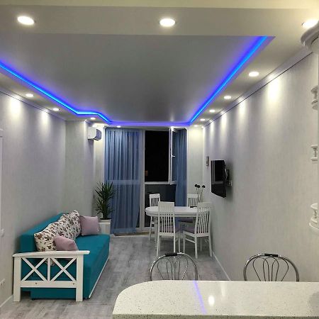 Luxe Apartment On Drahomanova Киев Екстериор снимка