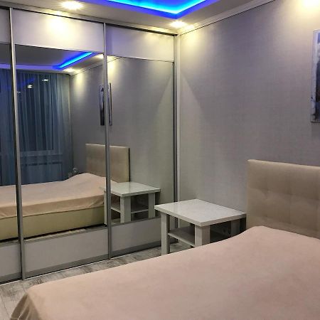 Luxe Apartment On Drahomanova Киев Екстериор снимка