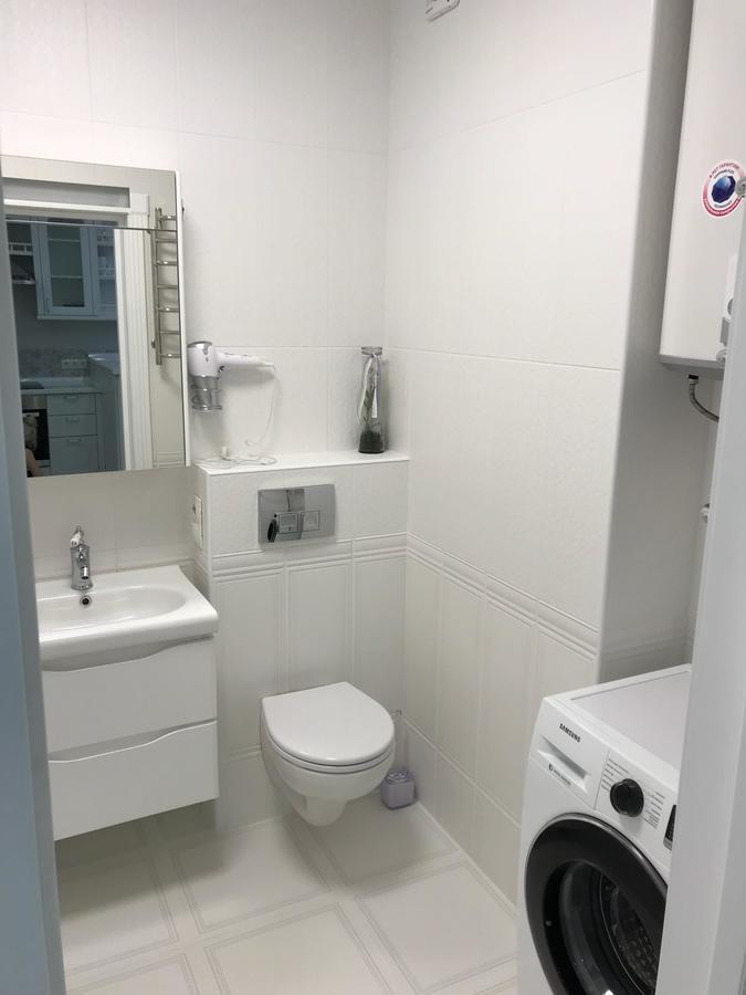 Luxe Apartment On Drahomanova Киев Екстериор снимка