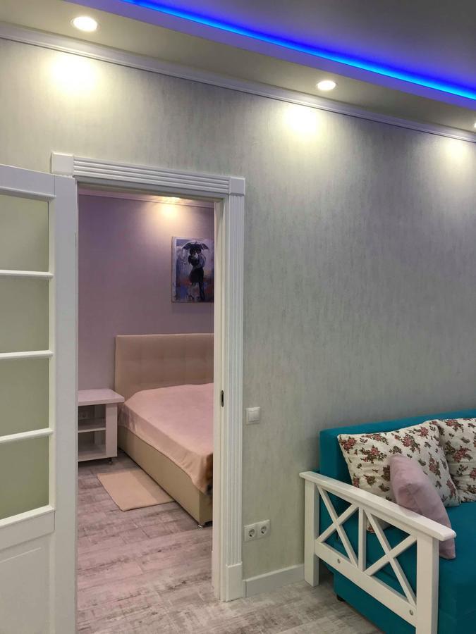 Luxe Apartment On Drahomanova Киев Екстериор снимка